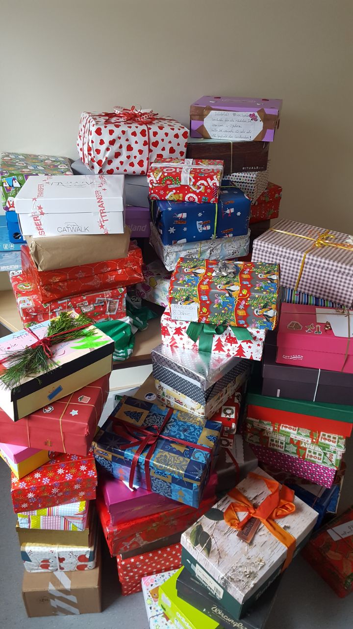 Weihnachtsgeschenke bei Hannah Helps Christmas