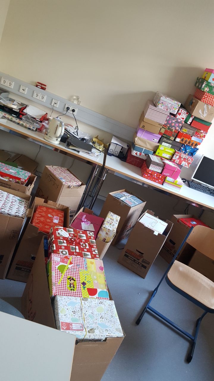 Weihnachtsgeschenke bei Hannah Helps Christmas